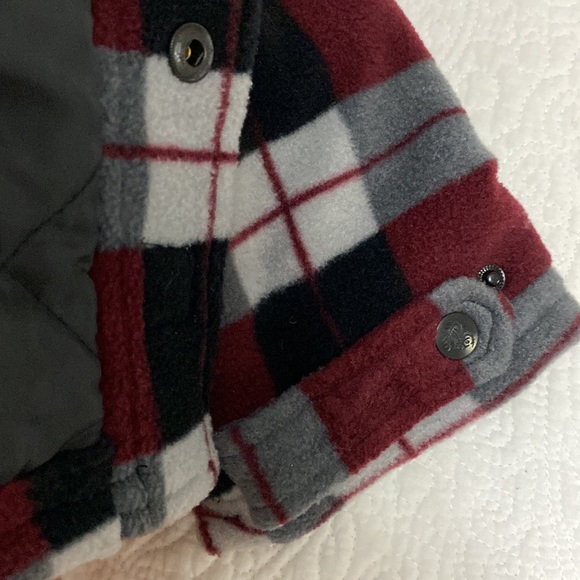 NWOT Man’s Legendary Whitetails Plaid & Quilted Jacket - Picture 14 of 15